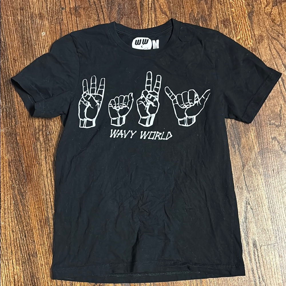 Wavy World Graphic T-Shirt